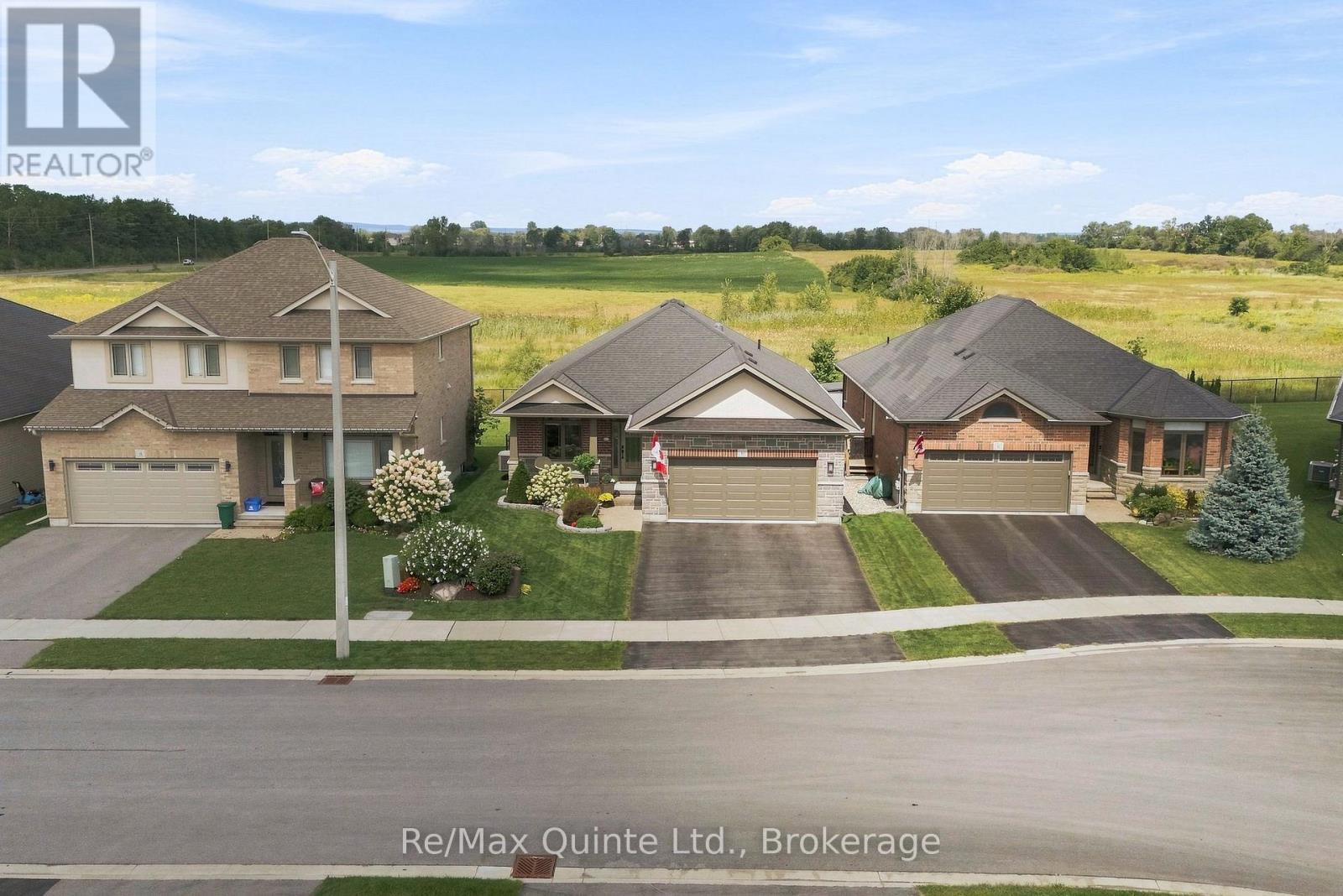 40 FARMINGTON CRESCENT