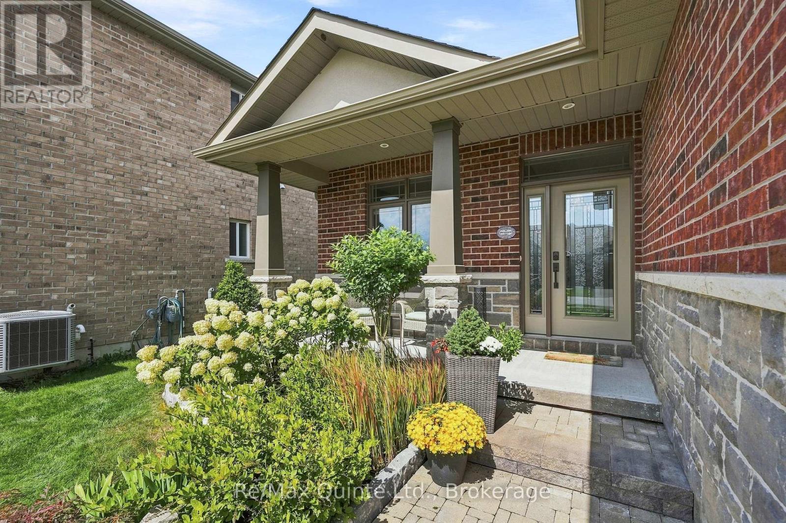 40 FARMINGTON CRESCENT