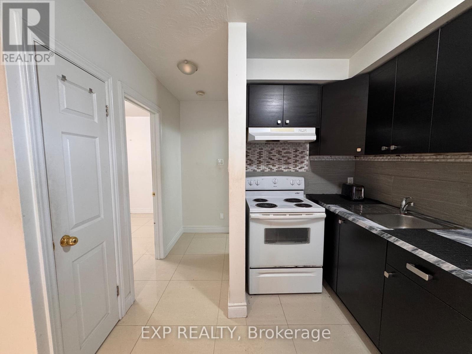 3 - 256 LAKESHORE ROAD E