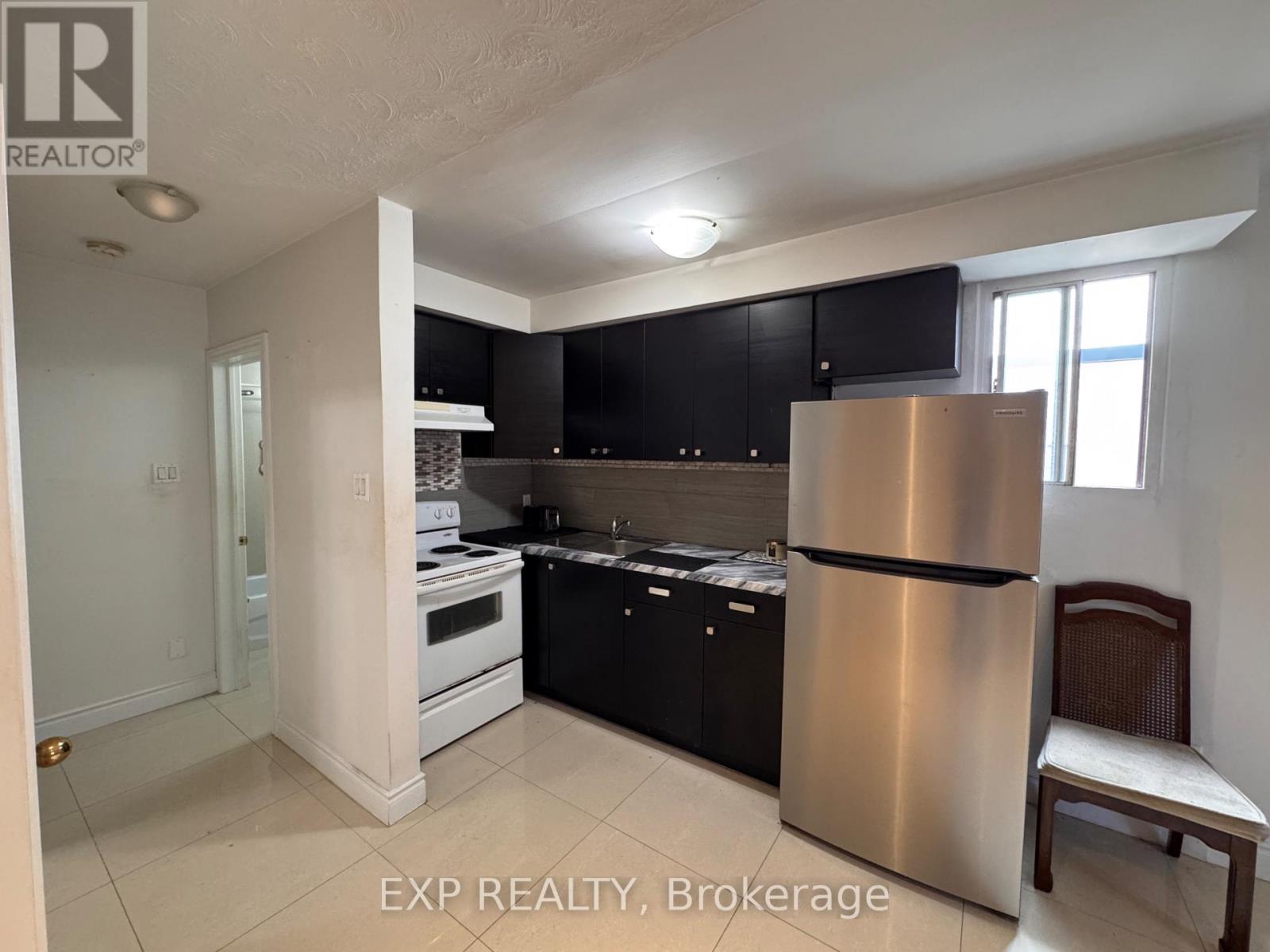 3 - 256 LAKESHORE ROAD E