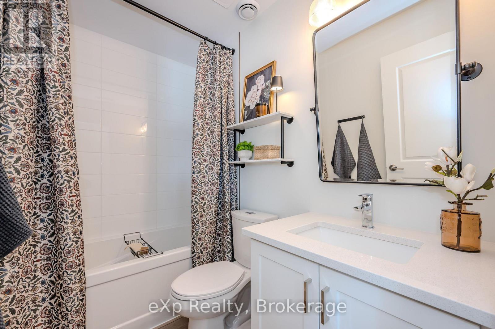 66 - 824 WOOLWICH STREET