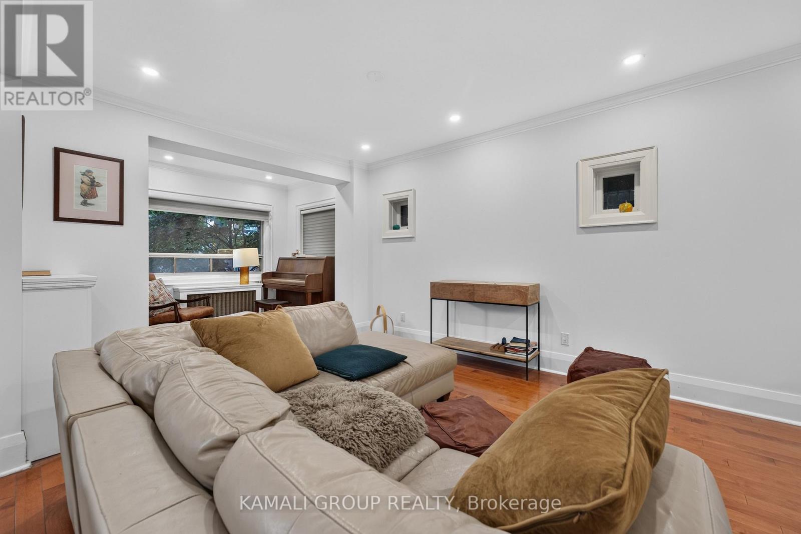19 BELLE AYRE BOULEVARD
