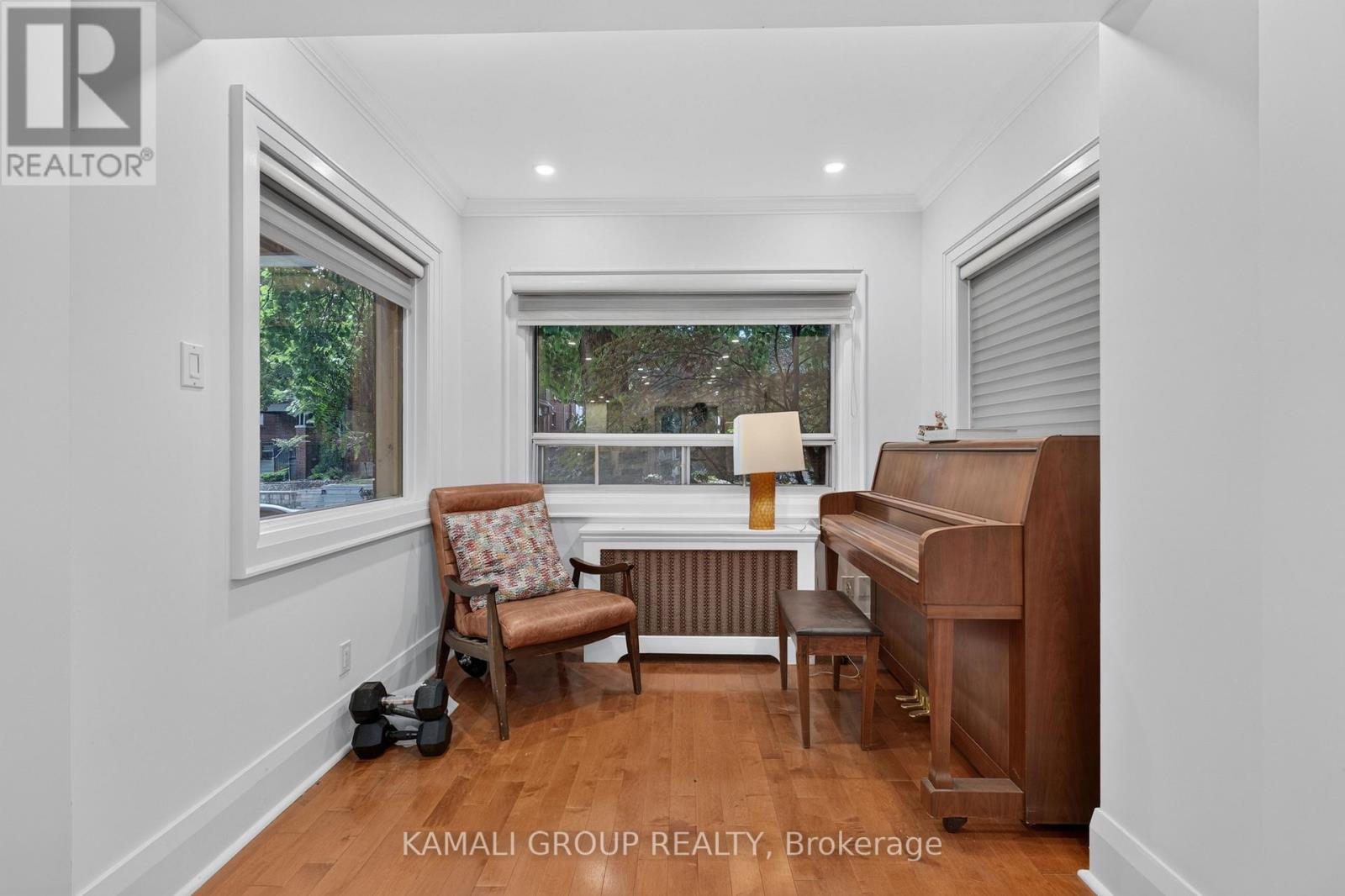 19 BELLE AYRE BOULEVARD