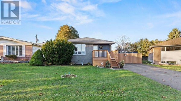 855 Zator Ave, Pickering (Bay Ridges), ON 2