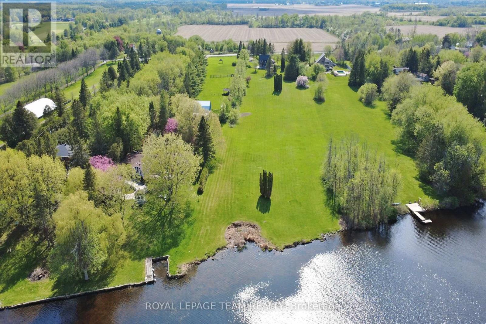5965 RIDEAU VALLEY DRIVE N