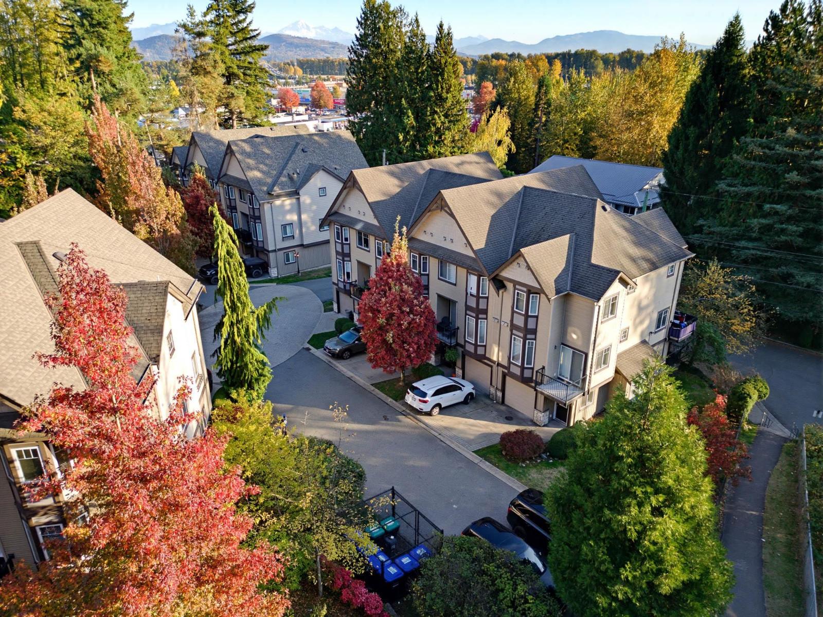 3 32501 FRASER CRESCENT