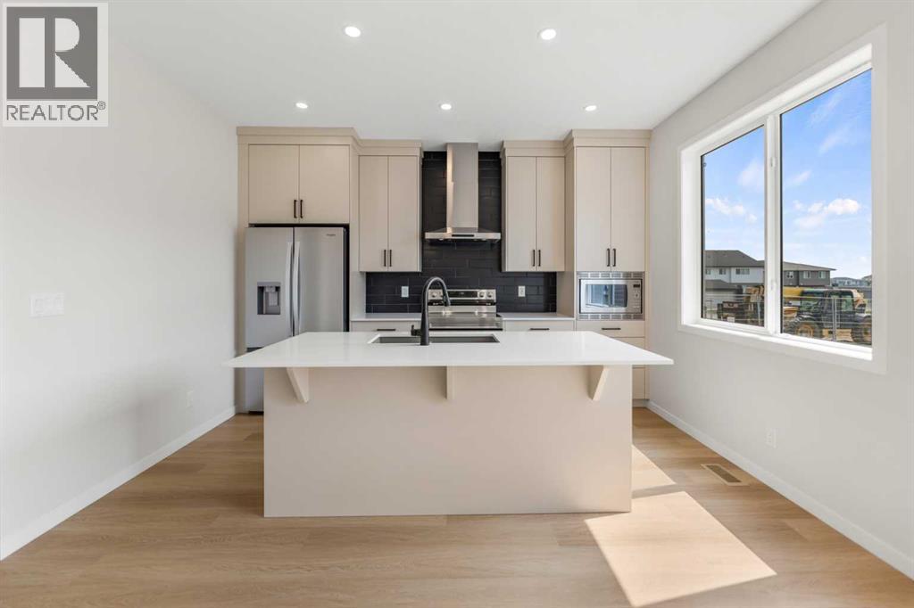 247 Lucas Gate NW