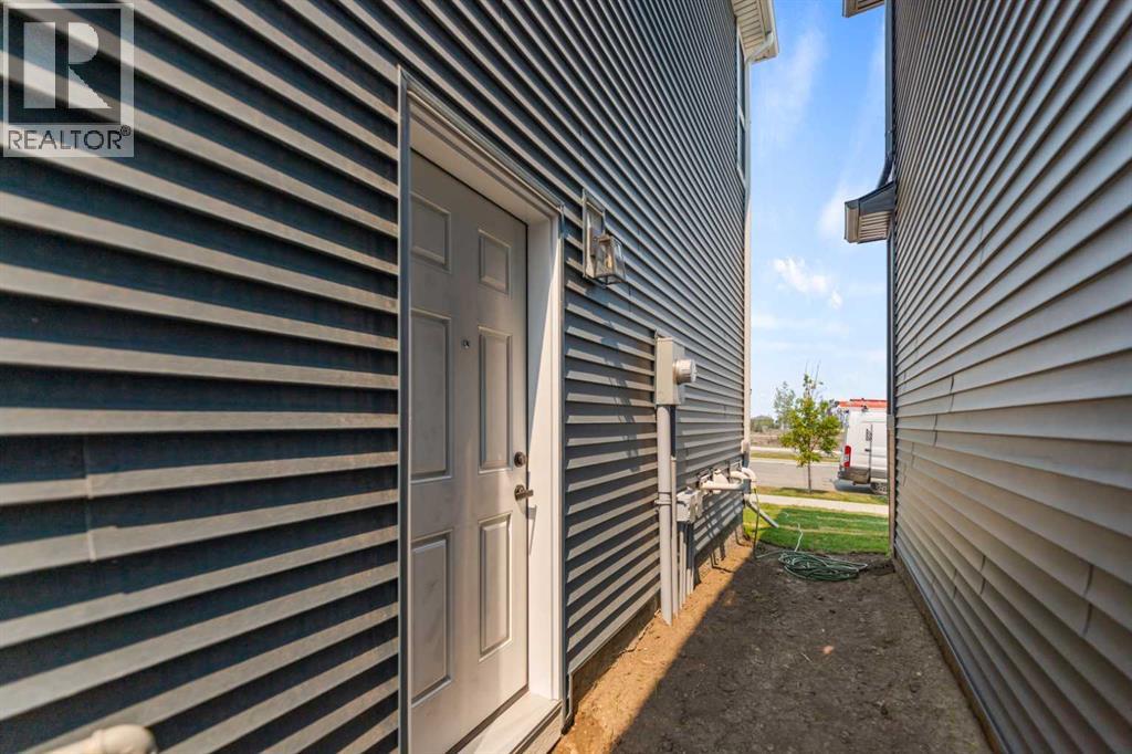 247 Lucas Gate NW