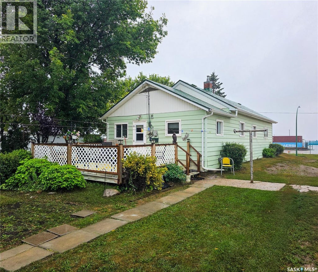 424 1ST AVENUE E, MELVILLE, SK S0A 2P0 - Image 211387150.jpeg?d=l