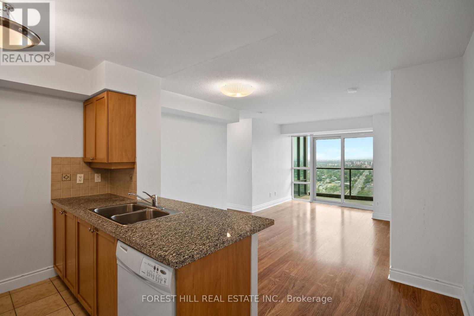 2807 - 15 GREENVIEW AVENUE