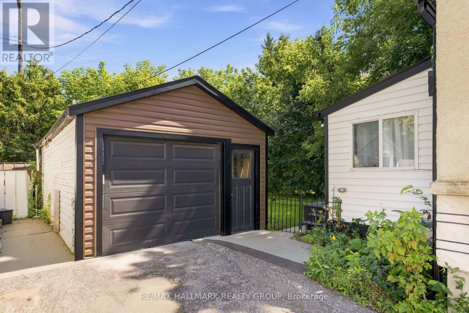 929 MERIVALE ROAD