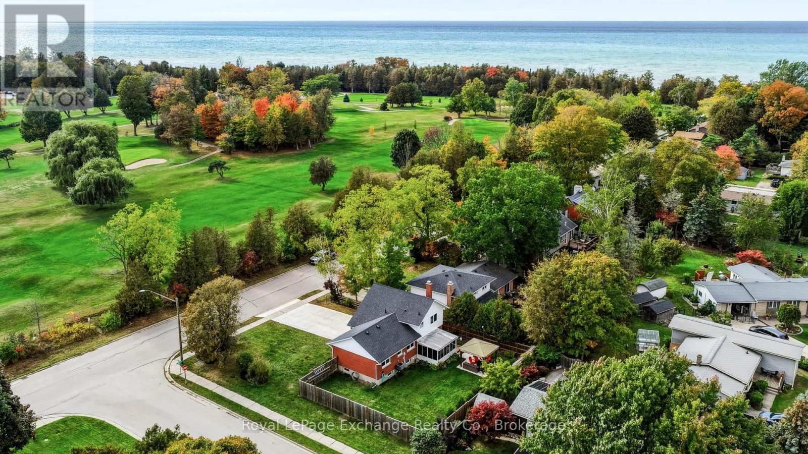 40 GOLF LINKS ROAD