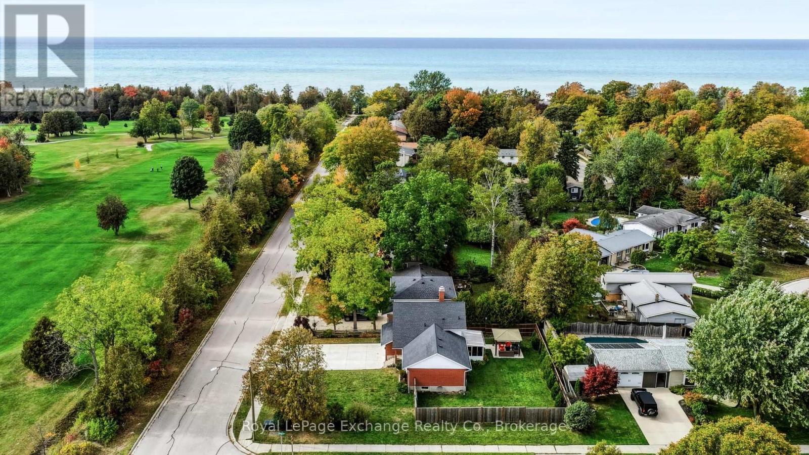 40 GOLF LINKS ROAD