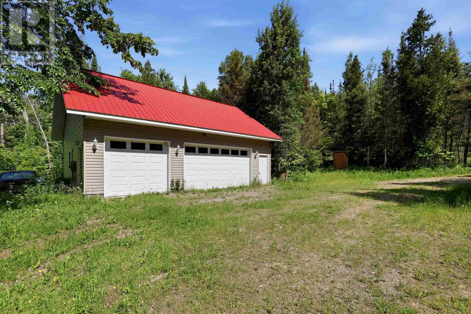 5443 Ellwood BLVD - Photo 3