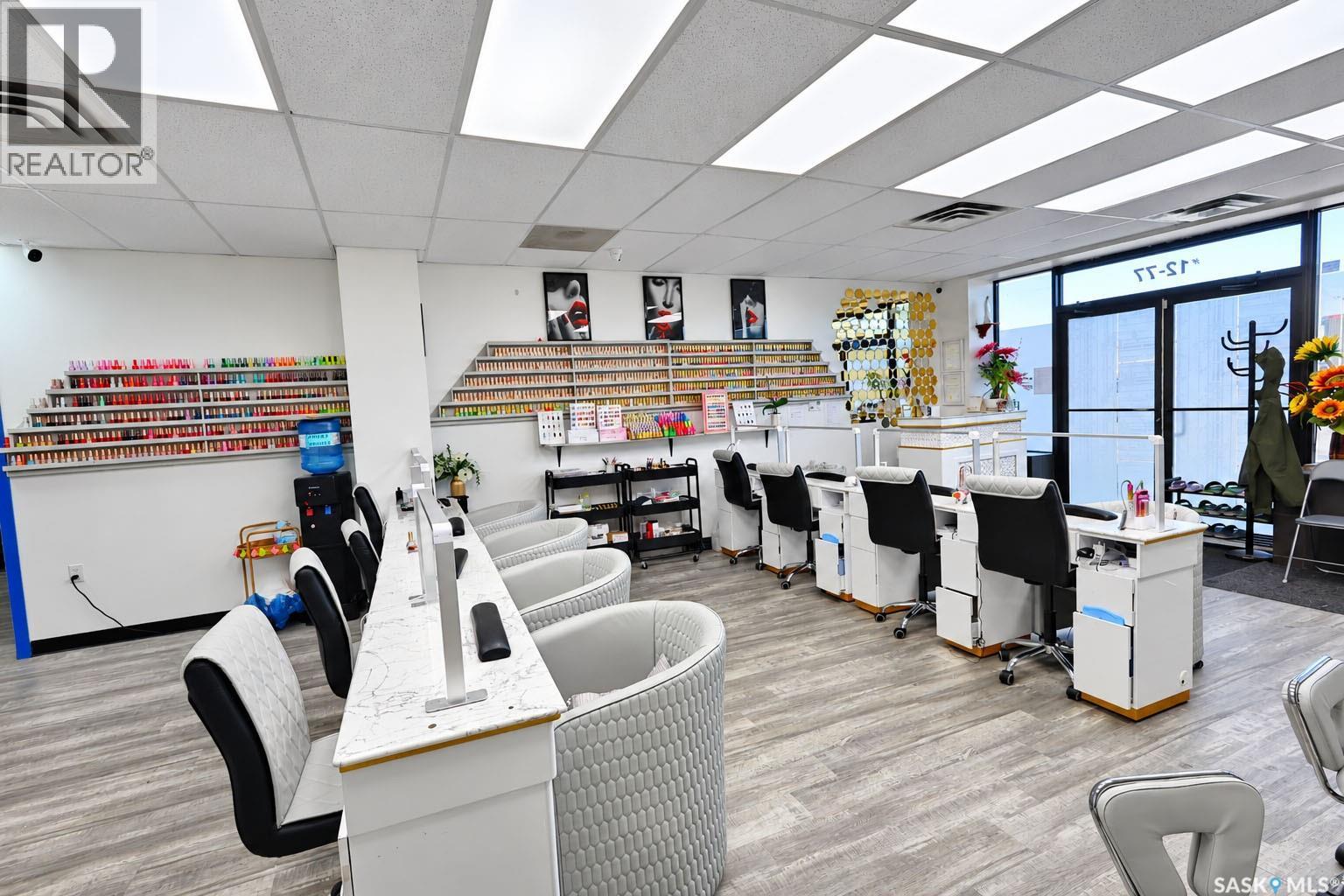 #12 77 15th STREET E