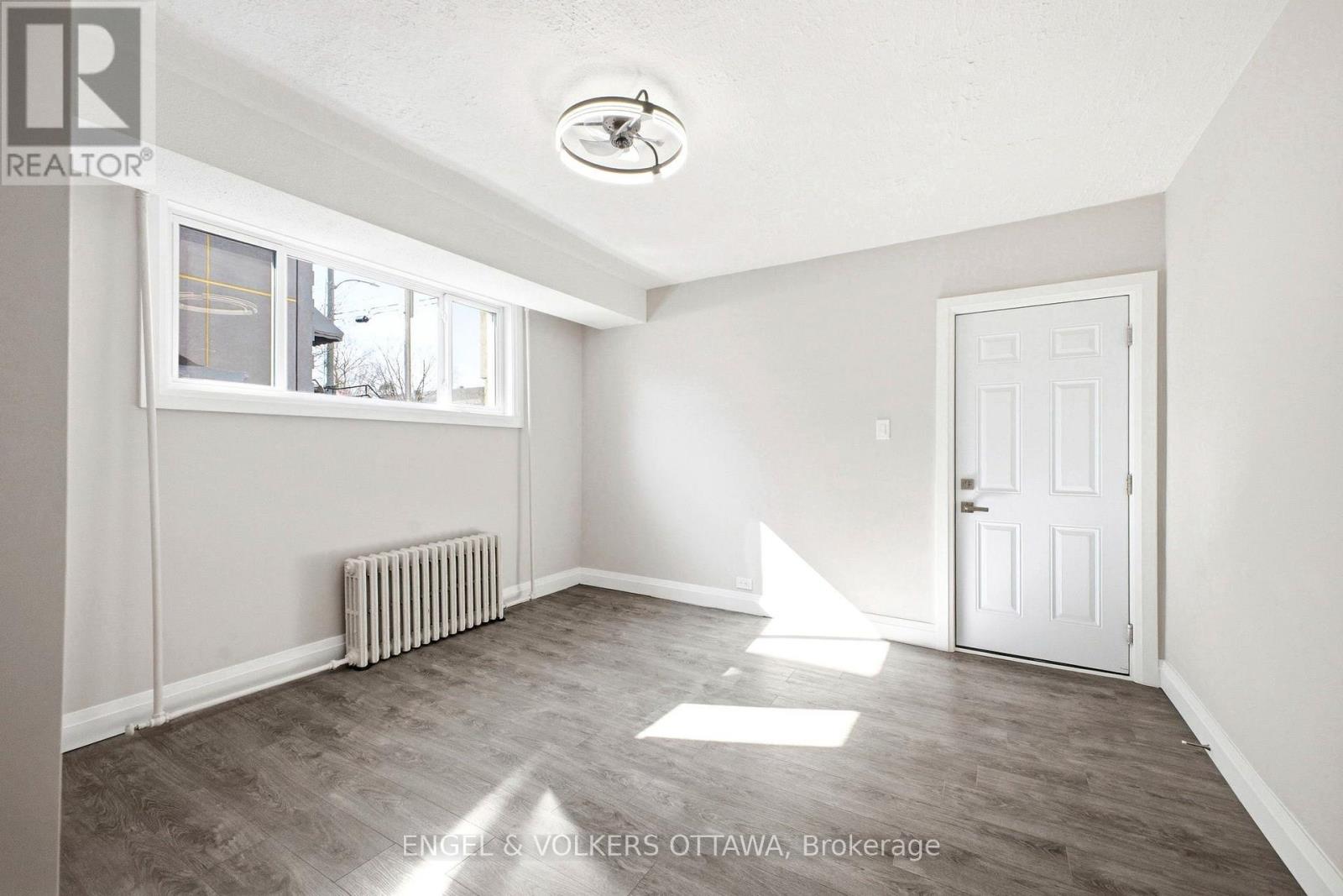 1 - 287 ST LAURENT BOULEVARD