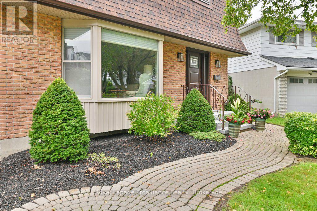 18 CONGER PLACE