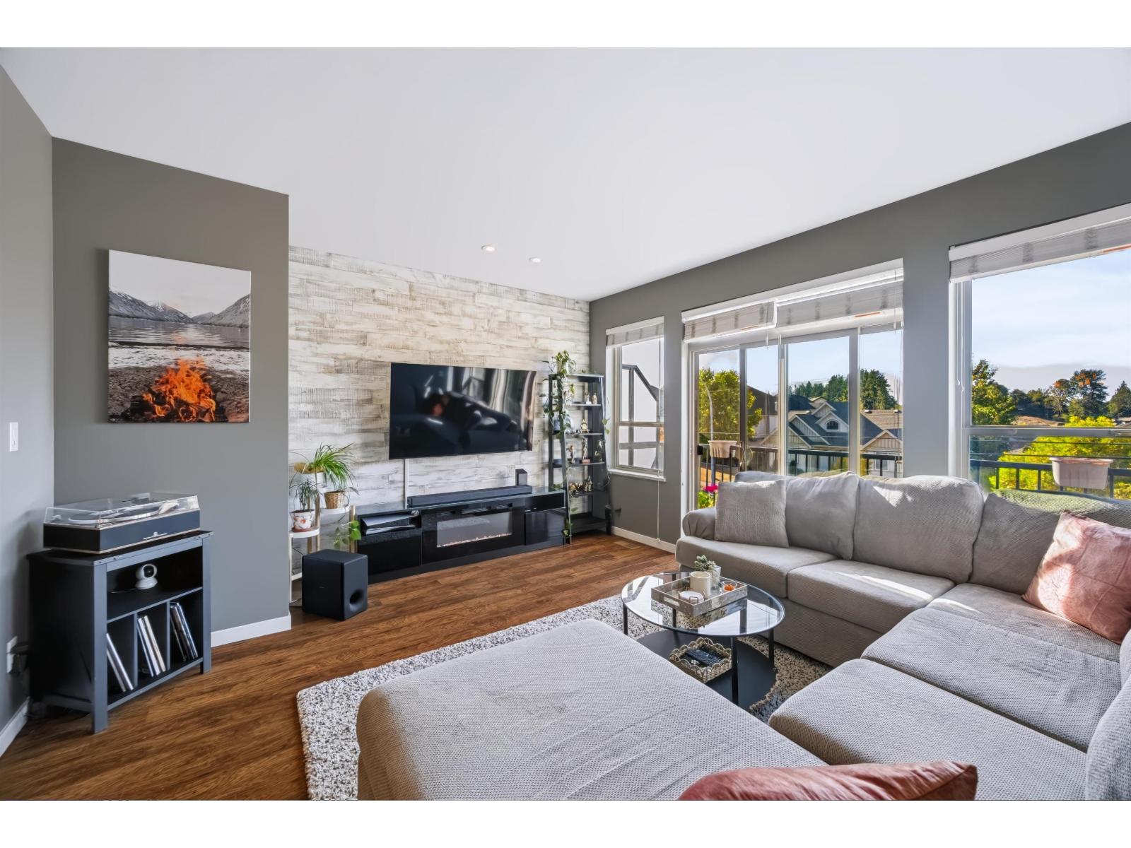 74 34248 KING ROAD