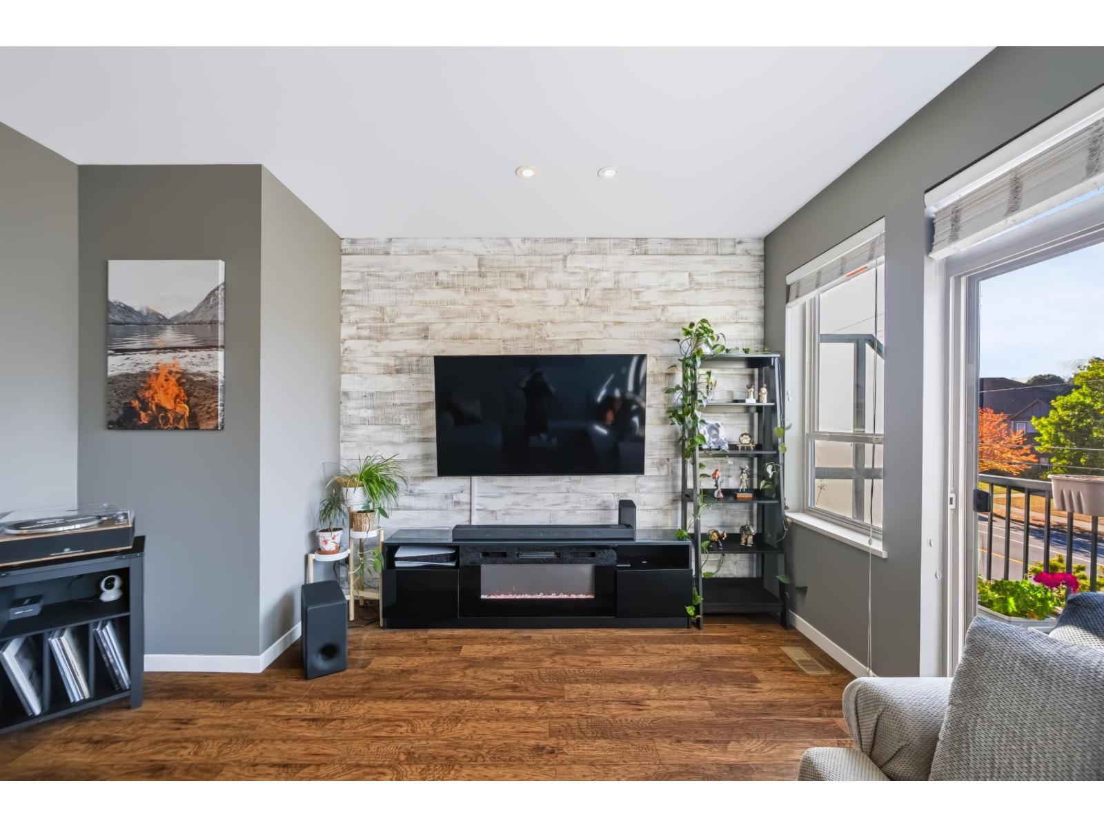 74 34248 KING ROAD