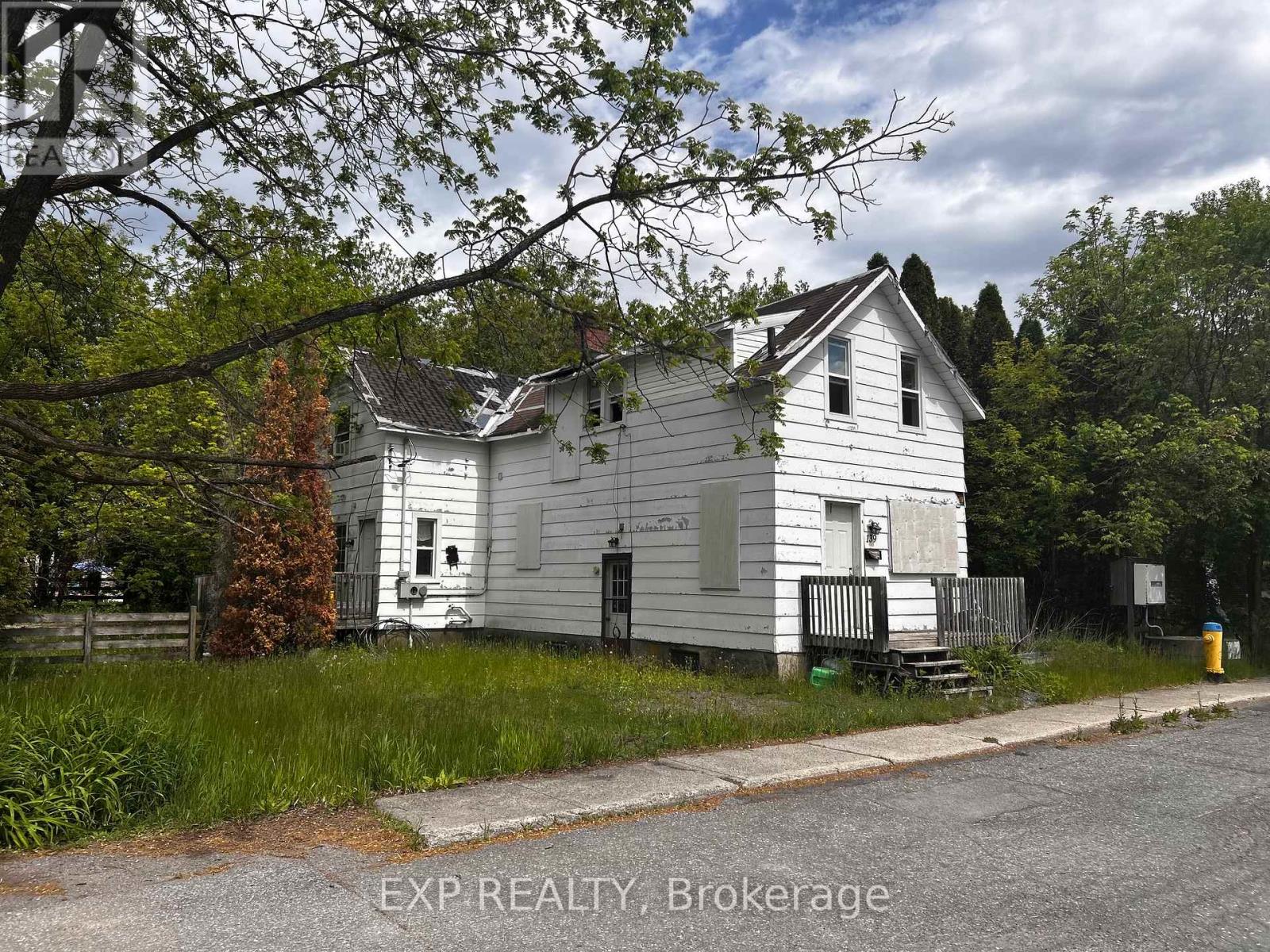 139 CHARLES STREET