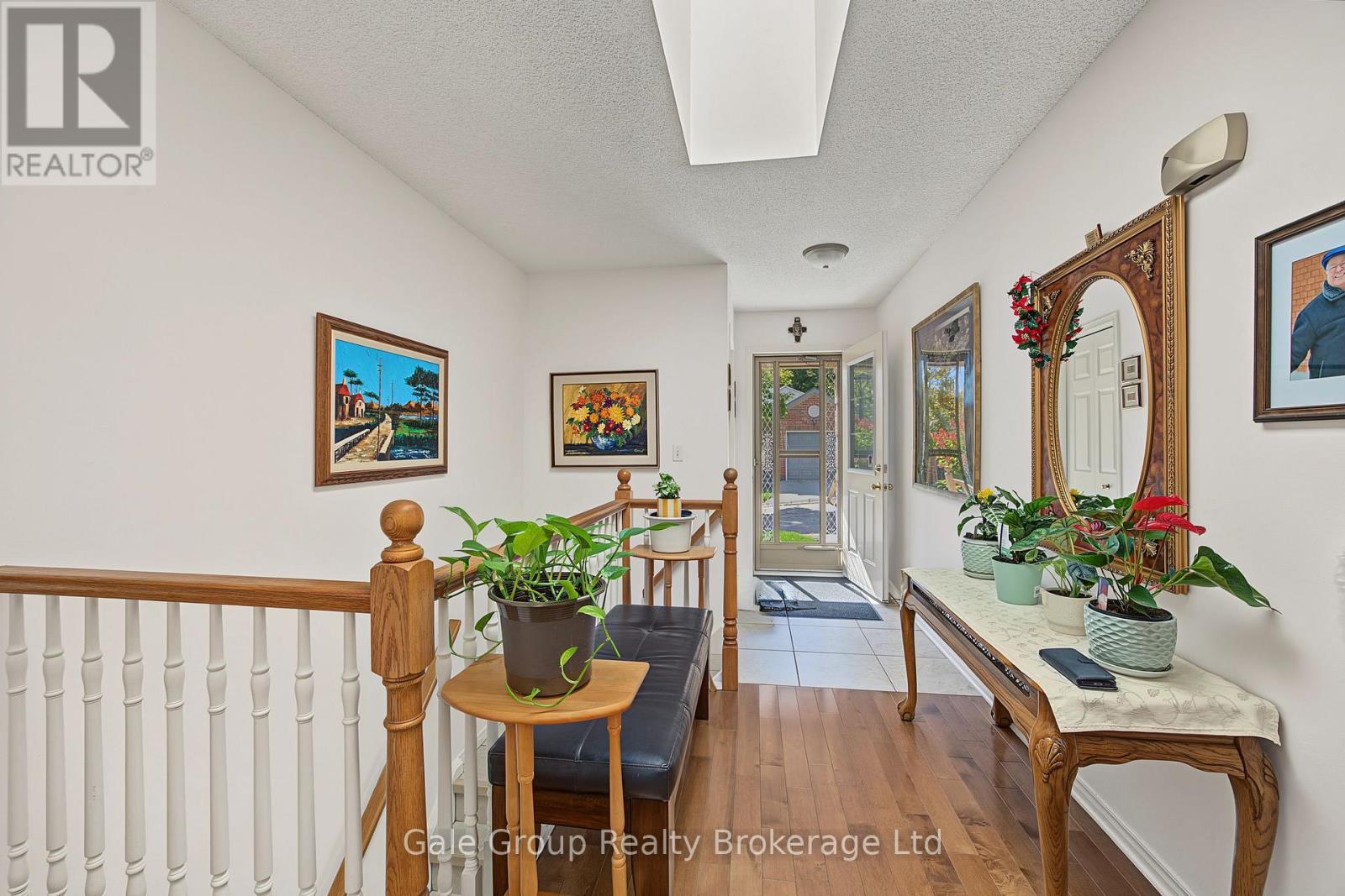 15 - 537 NOVA SCOTIA COURT S