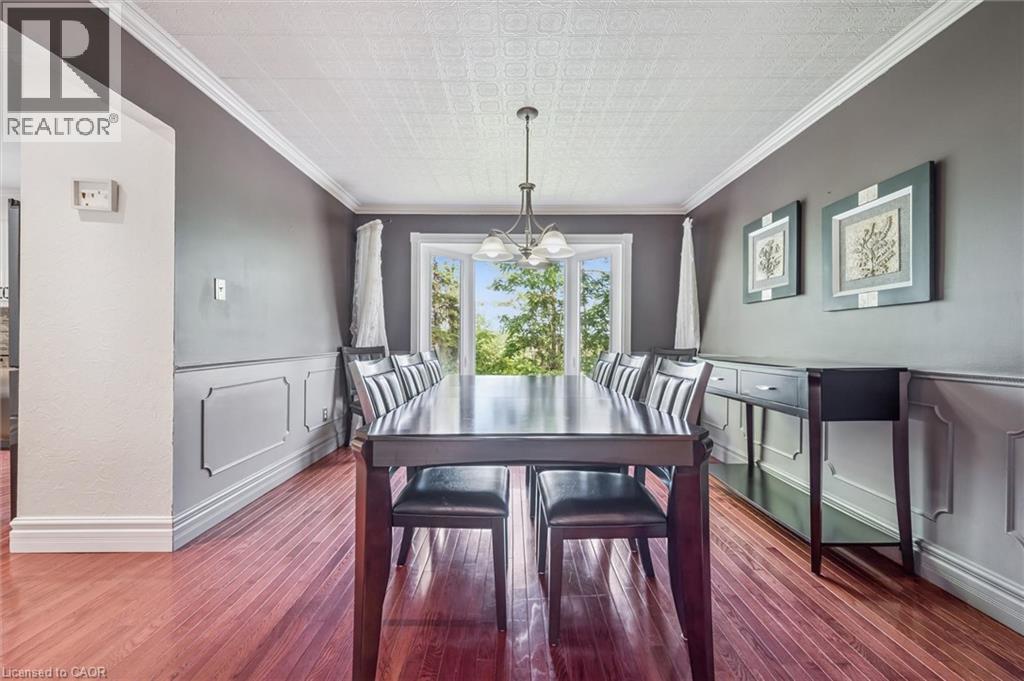 21 TINATAWA Court