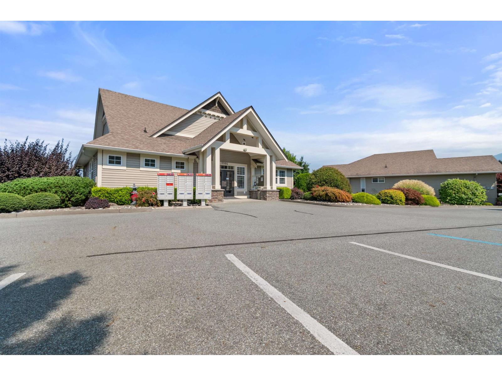 5976 HUNTER CREEK CRESCENT, Sardis South