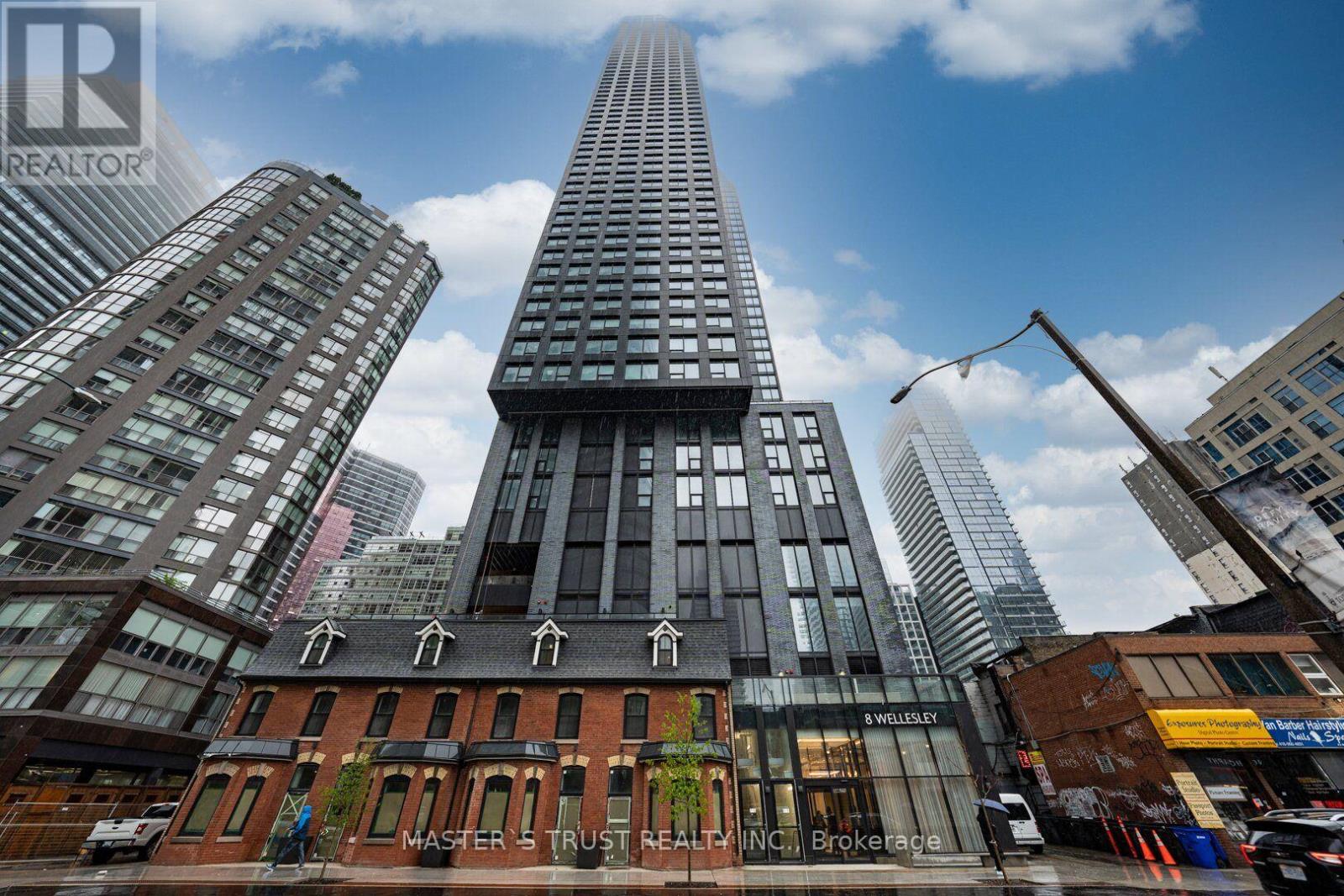 701 - 8 WELLESLEY STREET W