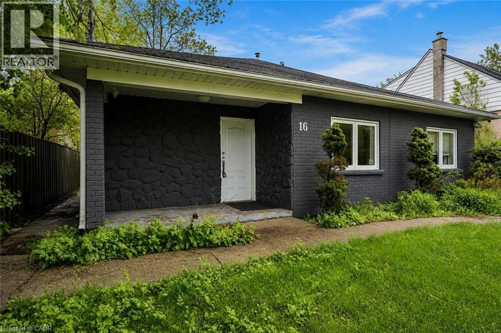 16 WOODWARD Avenue