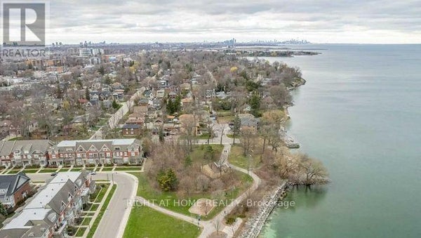 5 Wanita Rd, Mississauga (Port Credit), ON 3