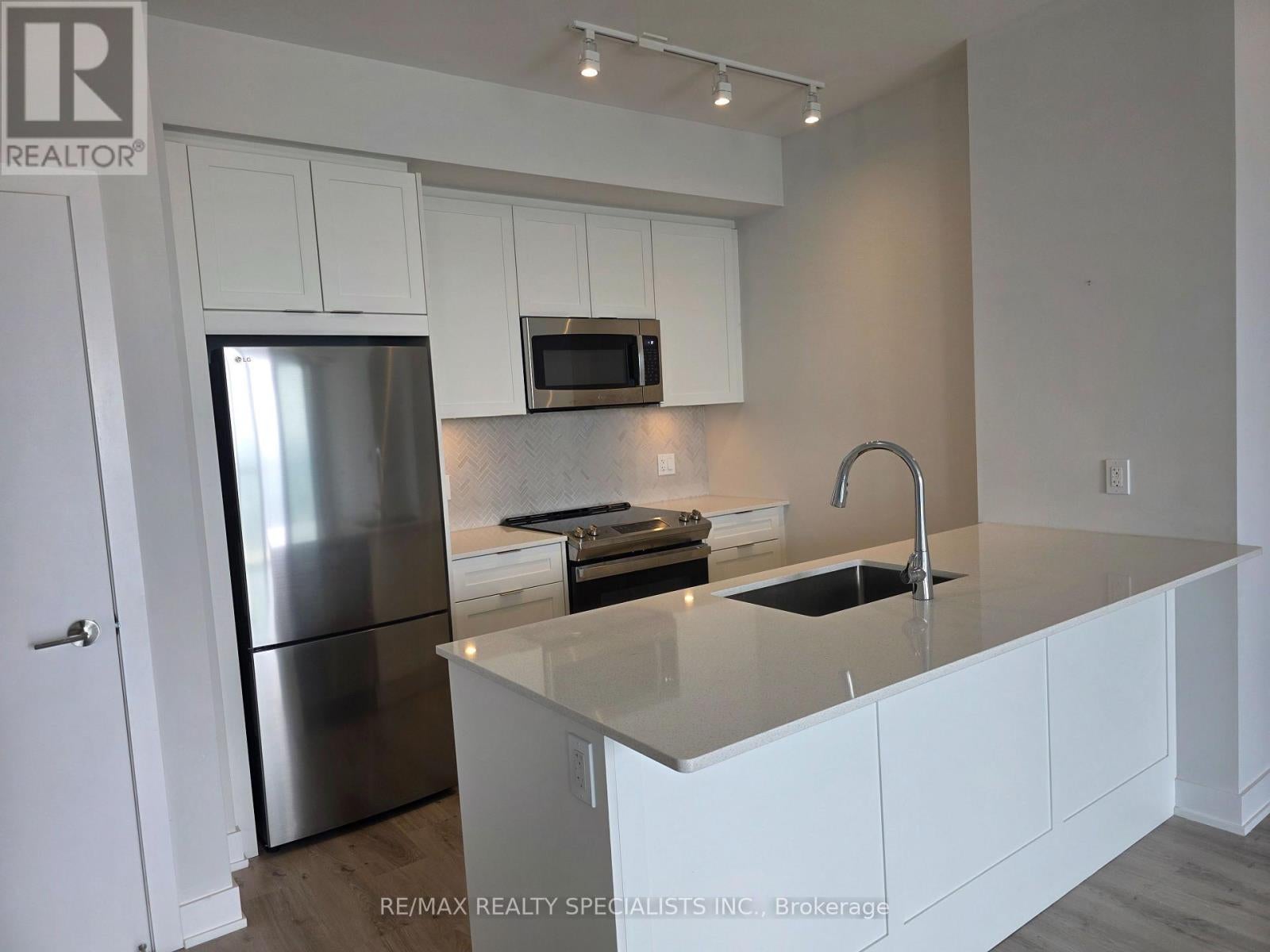 1407 - 430 SQUARE ONE DRIVE