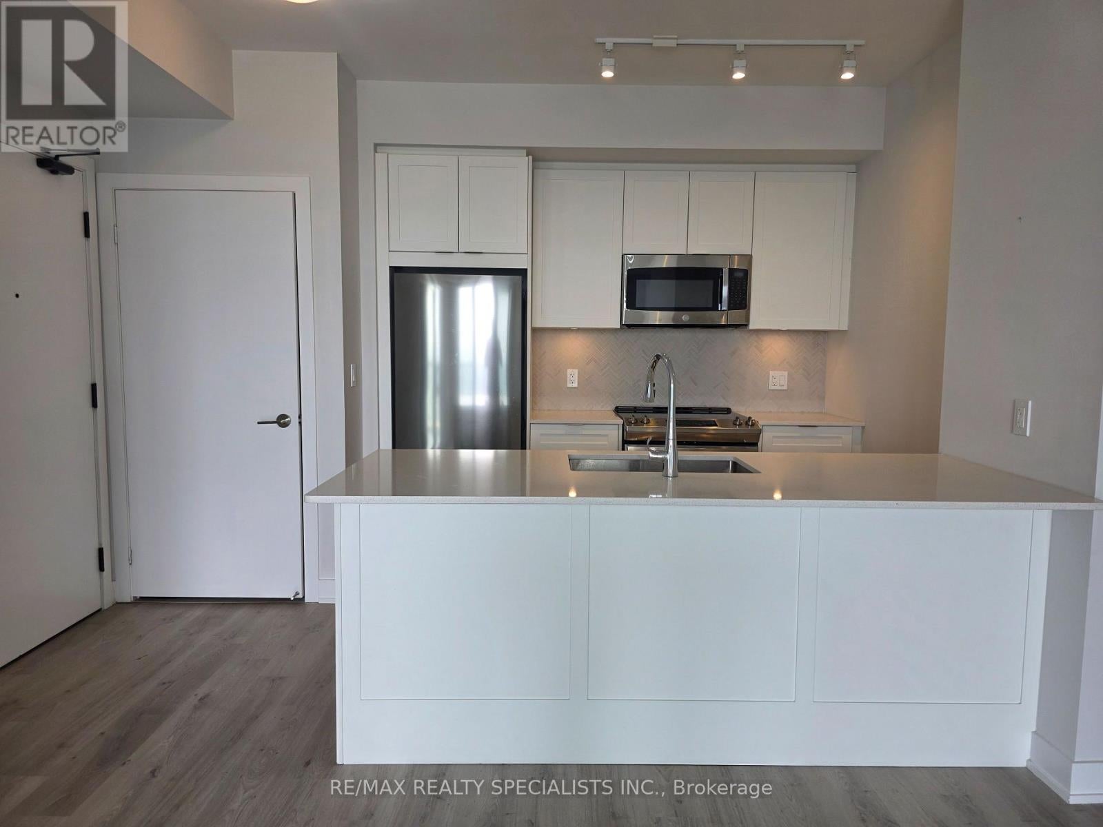 1407 - 430 SQUARE ONE DRIVE