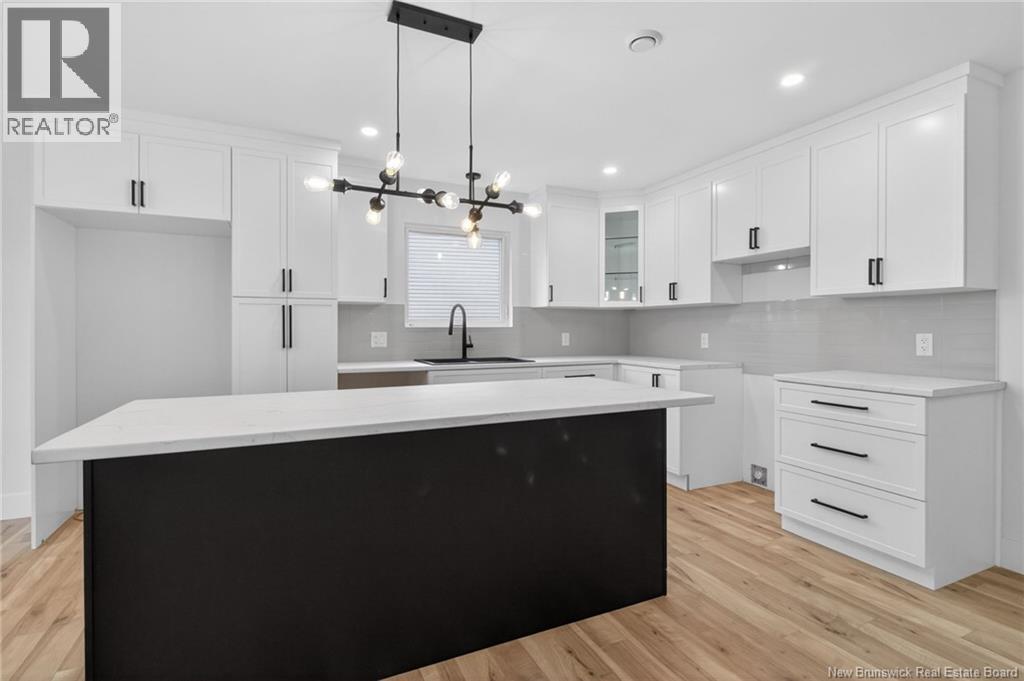 110 Francfort Crescent - Photo 4