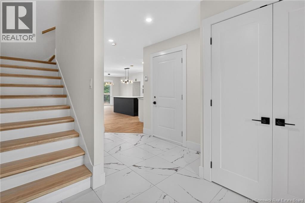 110 Francfort Crescent - Photo 2