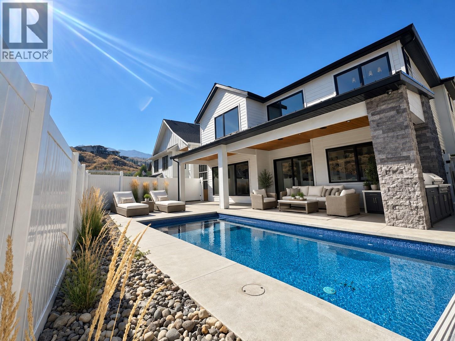 5533 Foothill Court