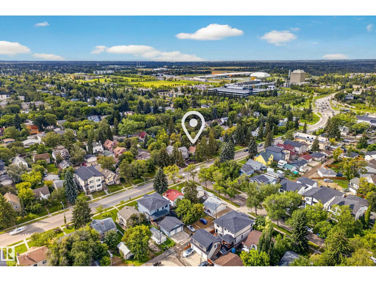 11207 72 AV NW