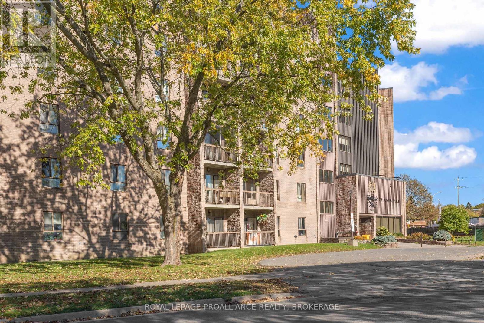 615 - 17 ELDON HALL PLACE