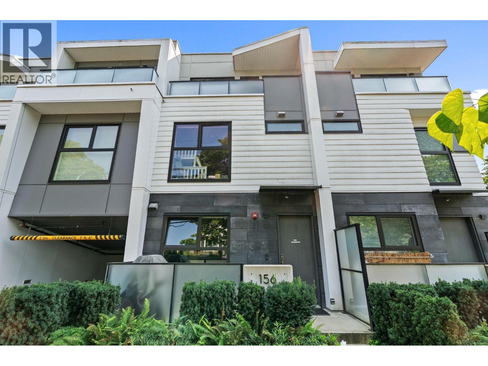 156 W WOODSTOCK AVENUE