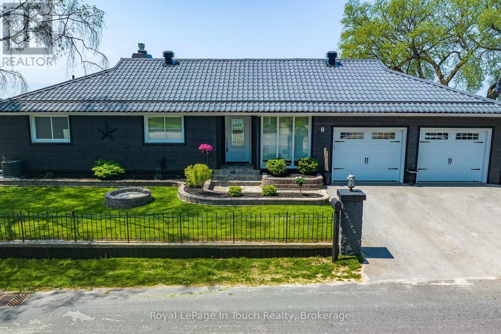 8 TINY BEACHES ROAD S