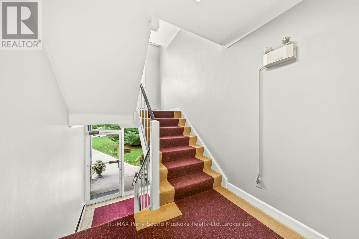 6 - 118 ISABELLA STREET