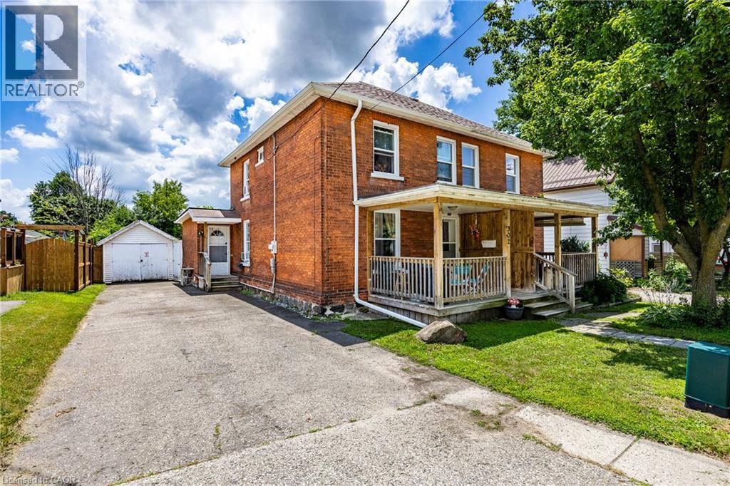 302 SIMCOE Street