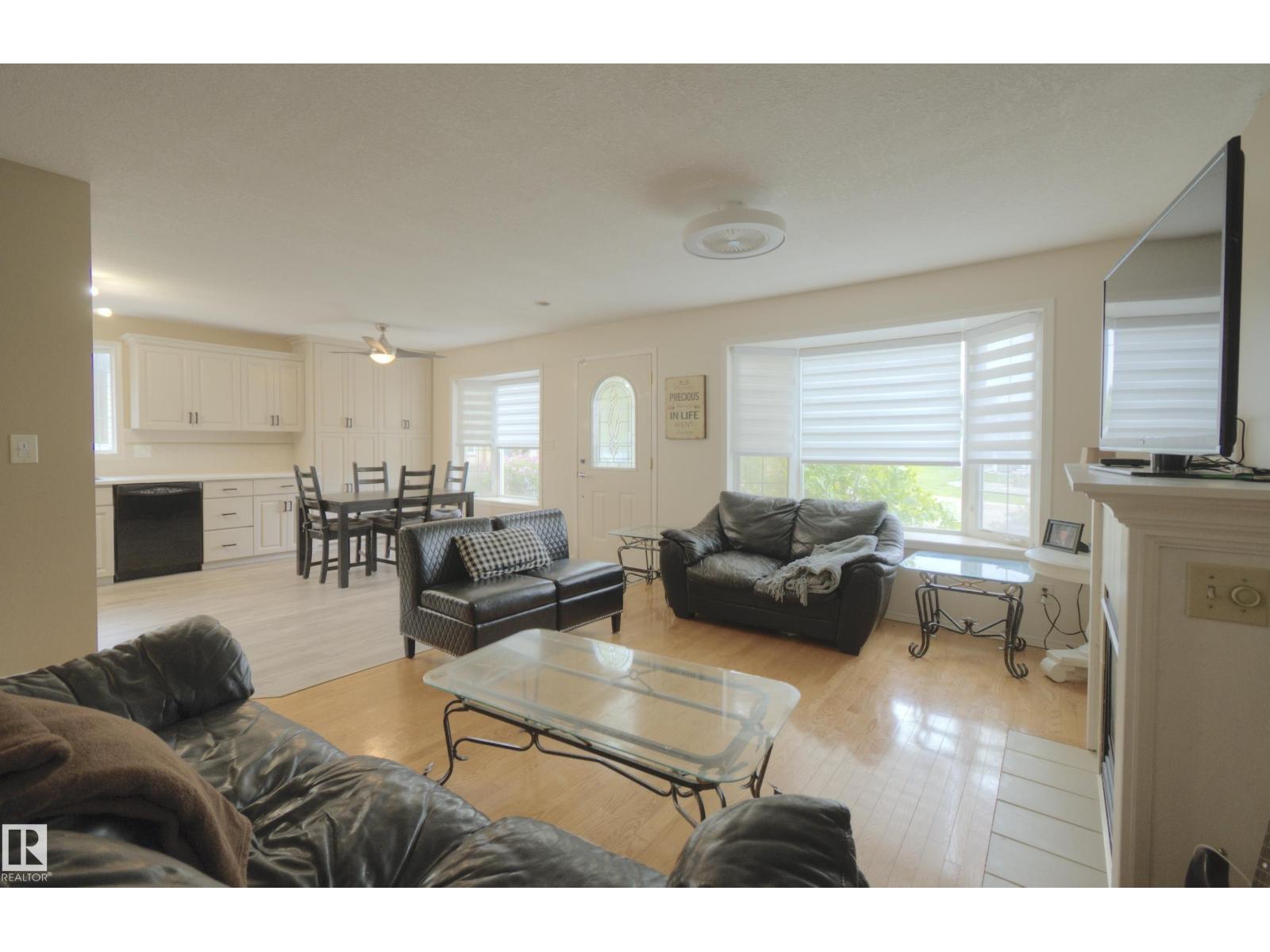 43 WESTLAKE DR