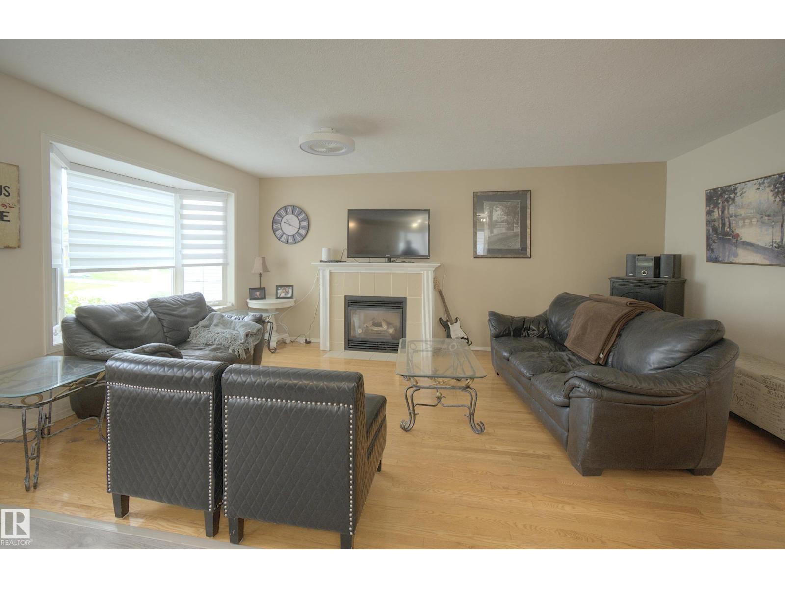 43 WESTLAKE DR