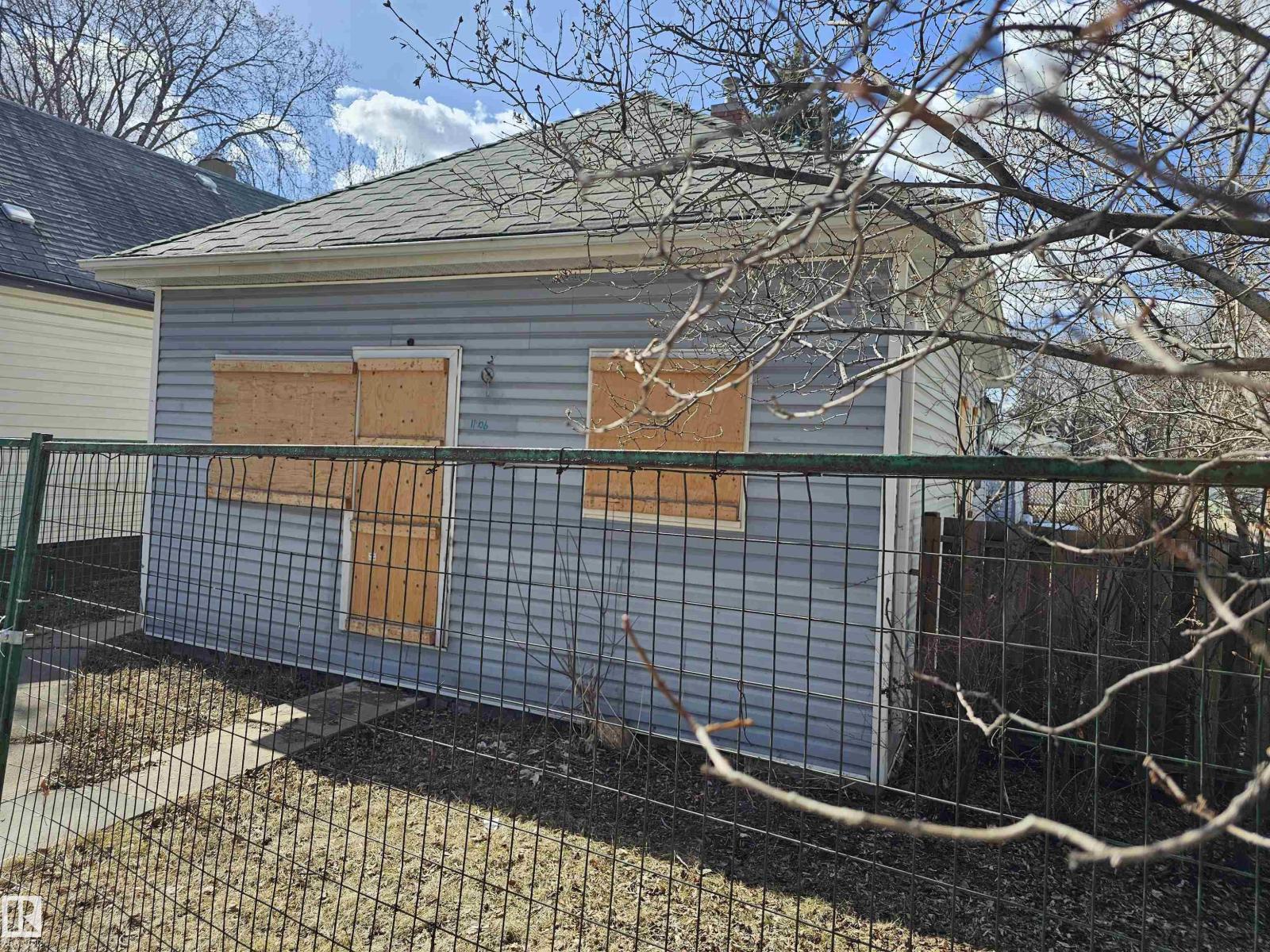 11406 88 ST NW