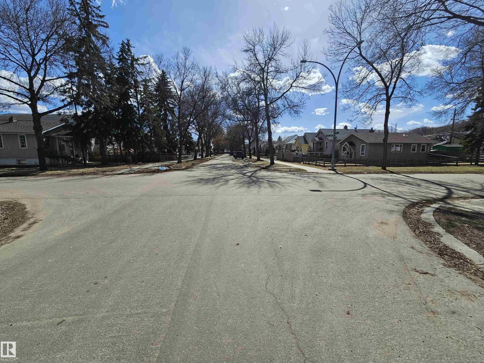 11406 88 ST NW