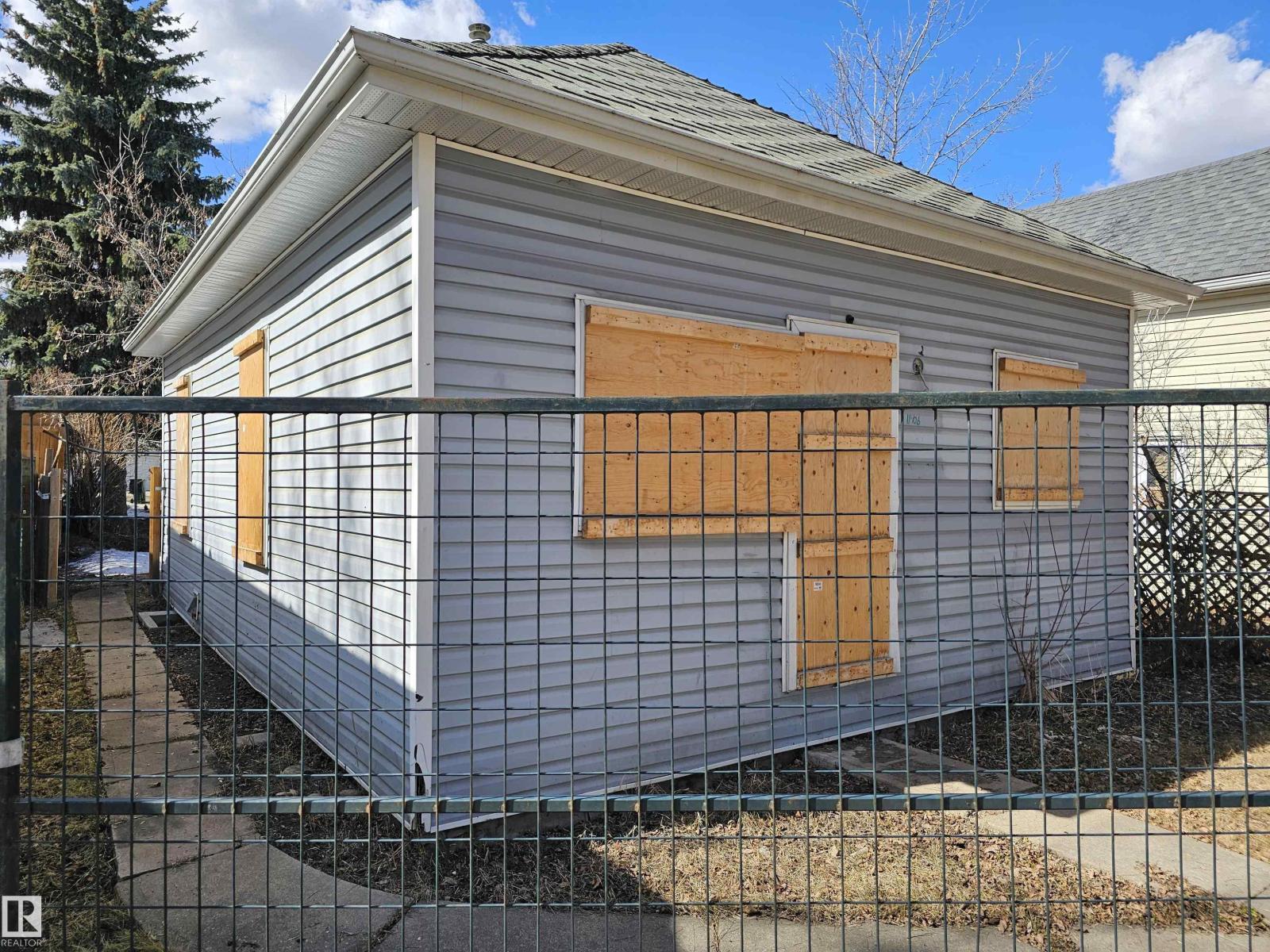11406 88 ST NW