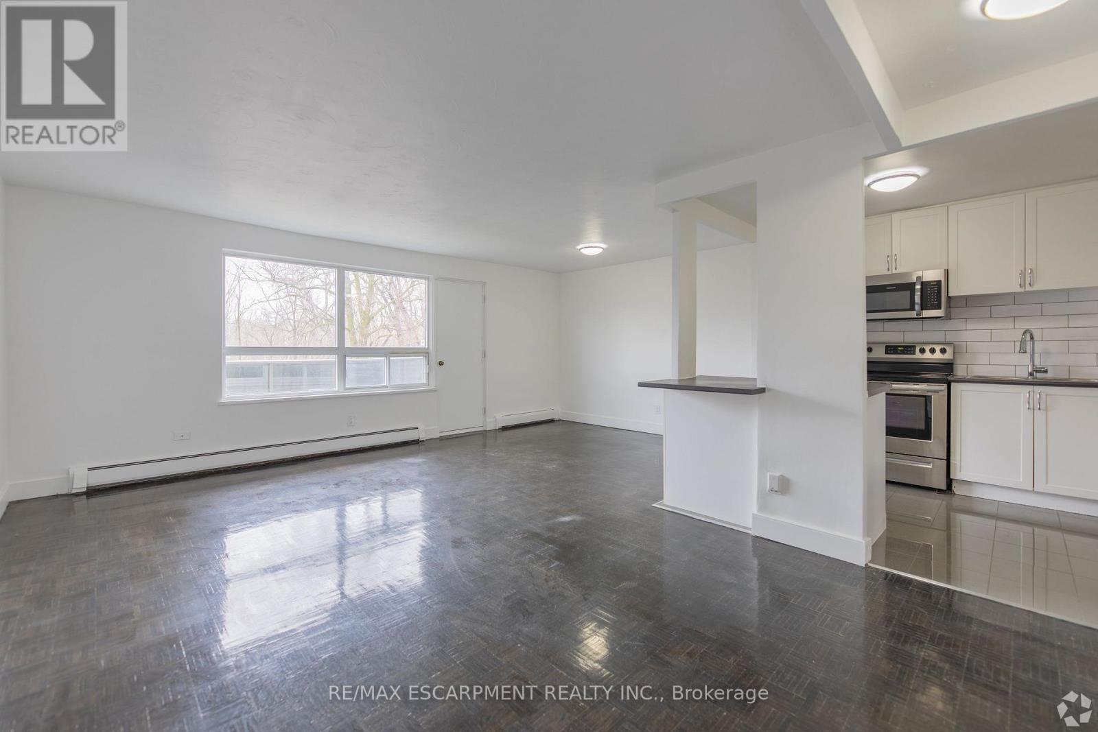707 - 285 ERB STREET W