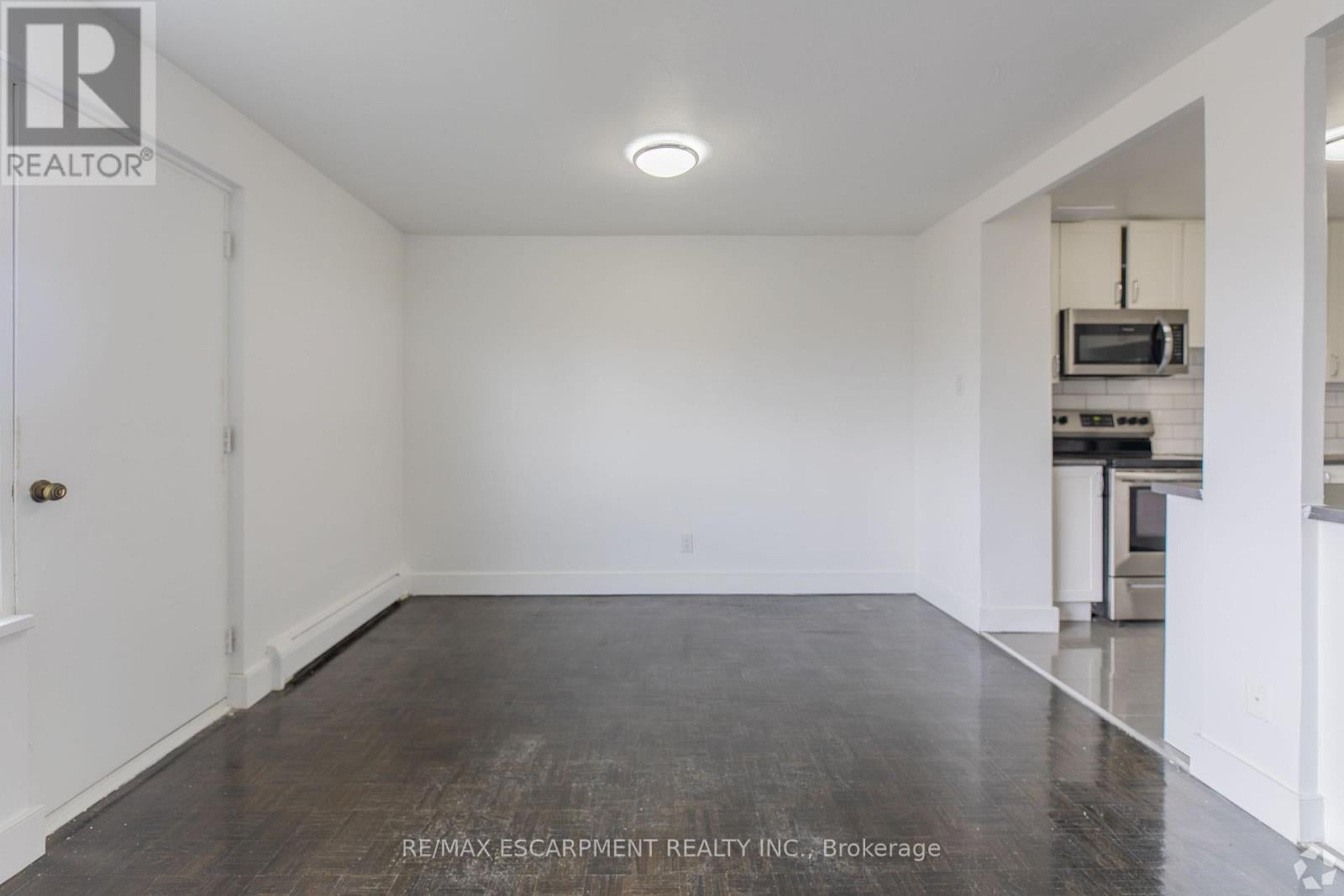 707 - 285 ERB STREET W