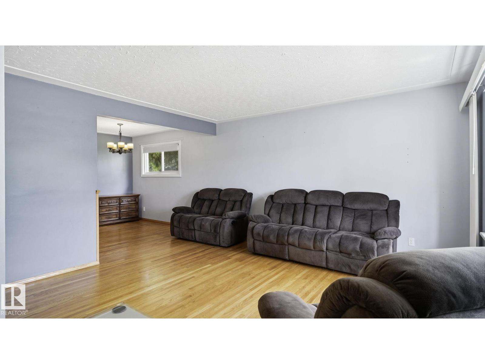13008 105 ST NW NW