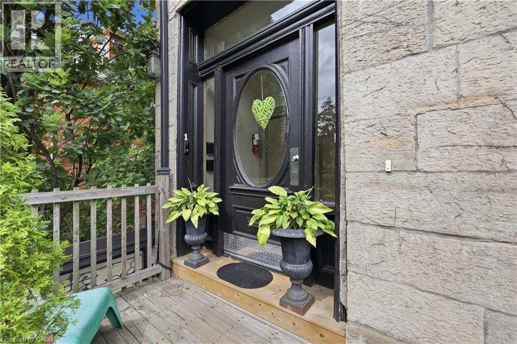 98 DUKE Street Unit# 2nd